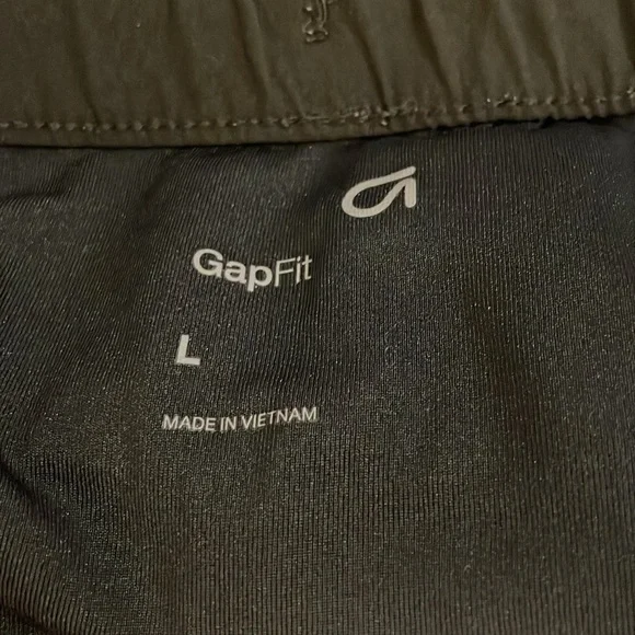 Gap fit athletic shorts - Picture 3 of 6